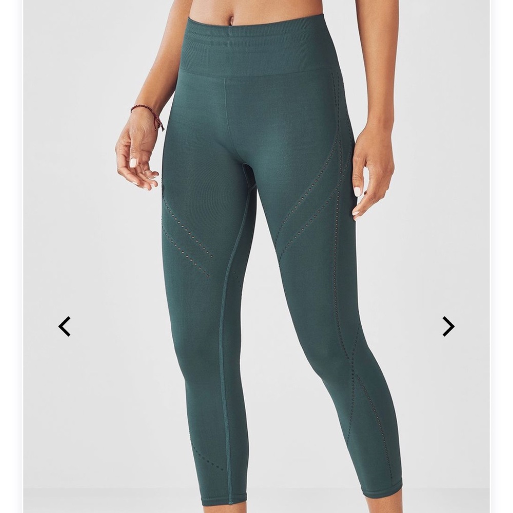 Fabletics seamless high waisted statement capris